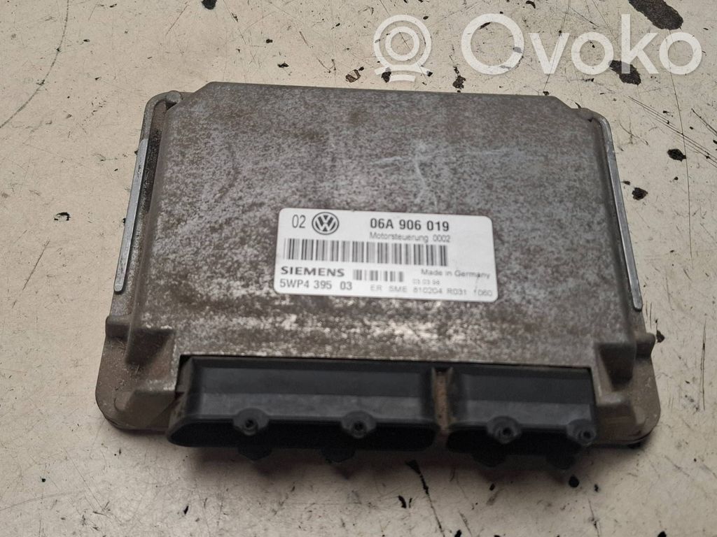 Volkswagen Golf IV Engine control unit/module 