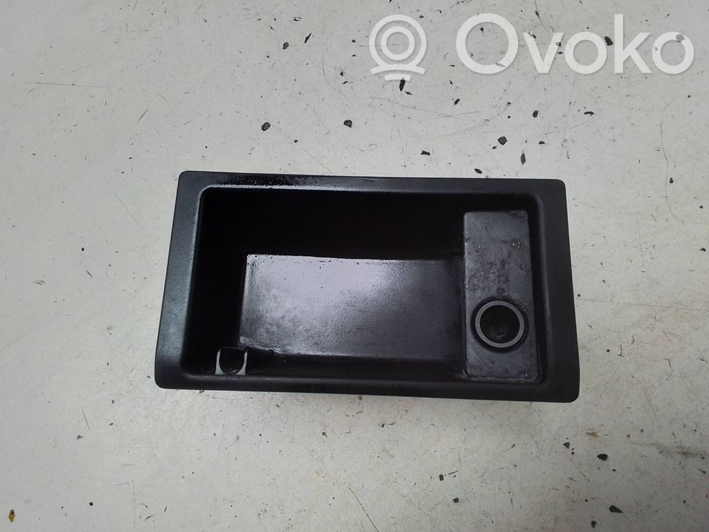 Ashtray (rear)   8225529,51168225529