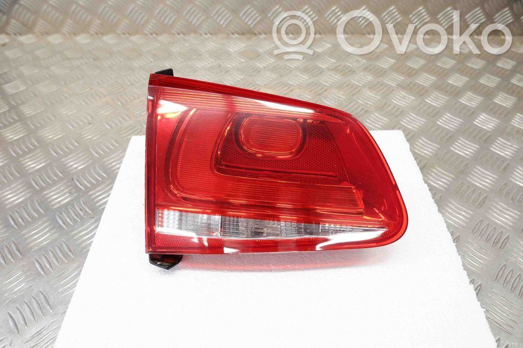 Volkswagen Touareg II Luci posteriori del portellone del bagagliaio 