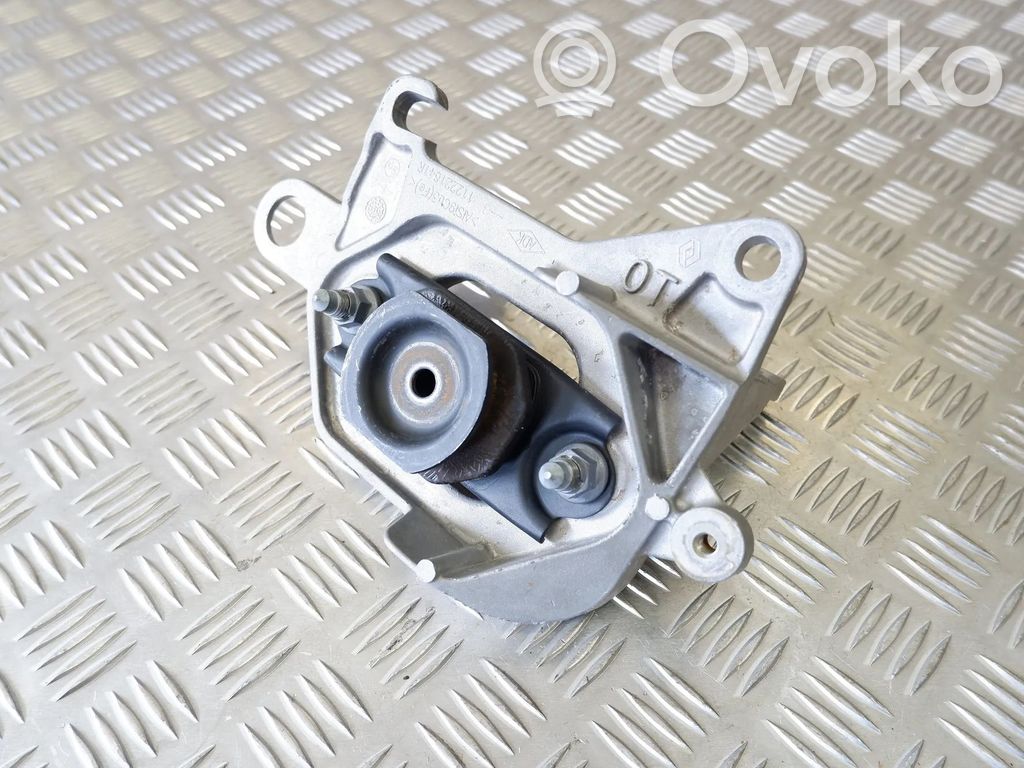 Nissan Qashqai Engine mount bracket 