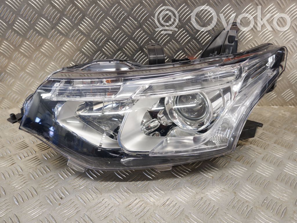 Mitsubishi Outlander Lampa przednia 