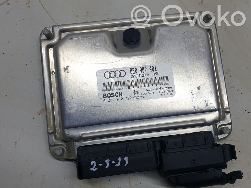 Engine control unit/module   8E0907401
