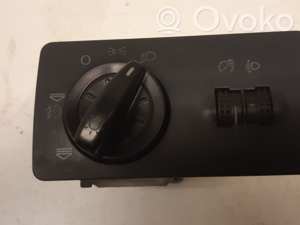 Skoda Fabia Mk2 (5J) Light switch 
