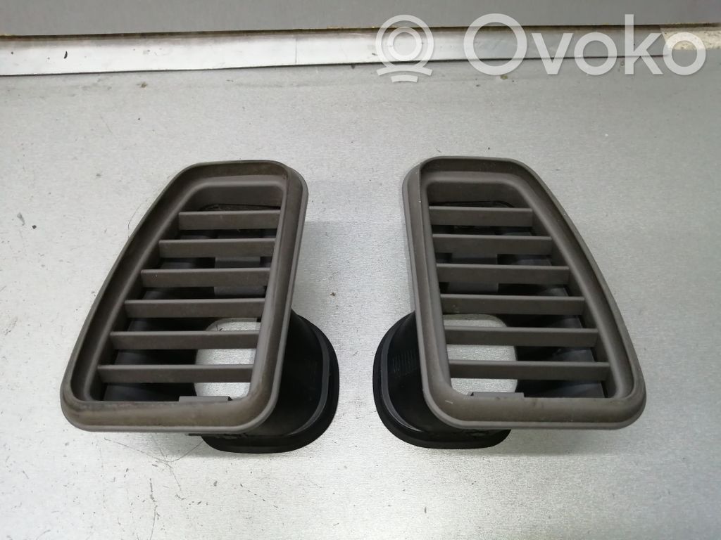 Audi A8 S8 D2 4D Šoninės oro grotelės 