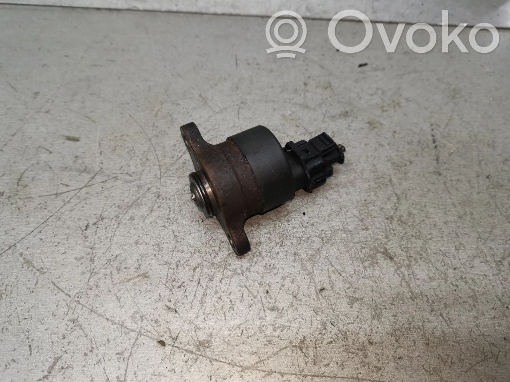 BMW 5 E39 Régulateur de pression de carburant 