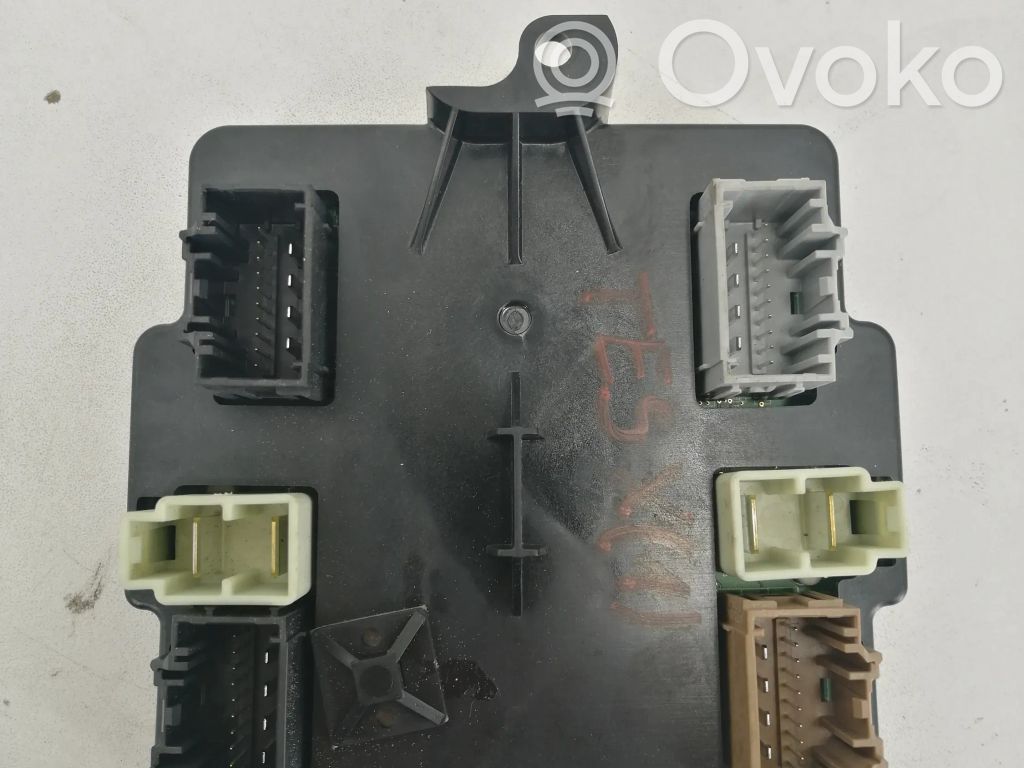 Tesla Model X Door control unit/module 