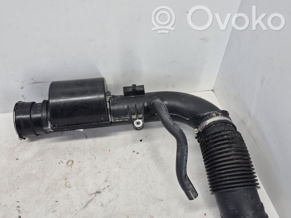Volvo XC40 Air intake duct part 