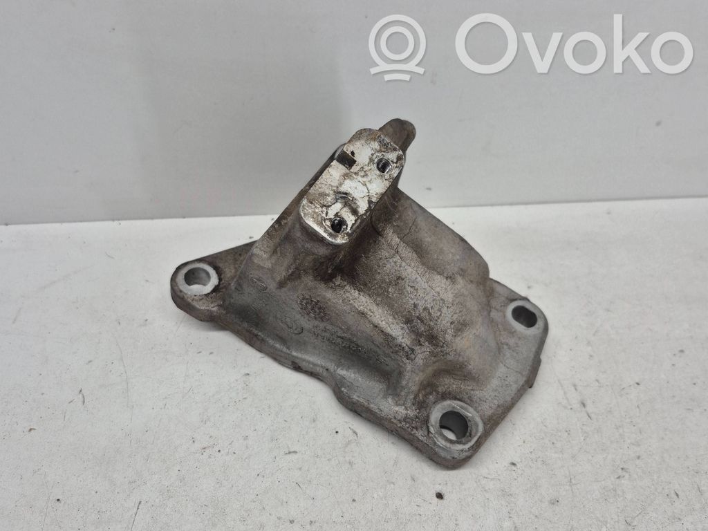 Dodge Durango III Engine mounting bracket 