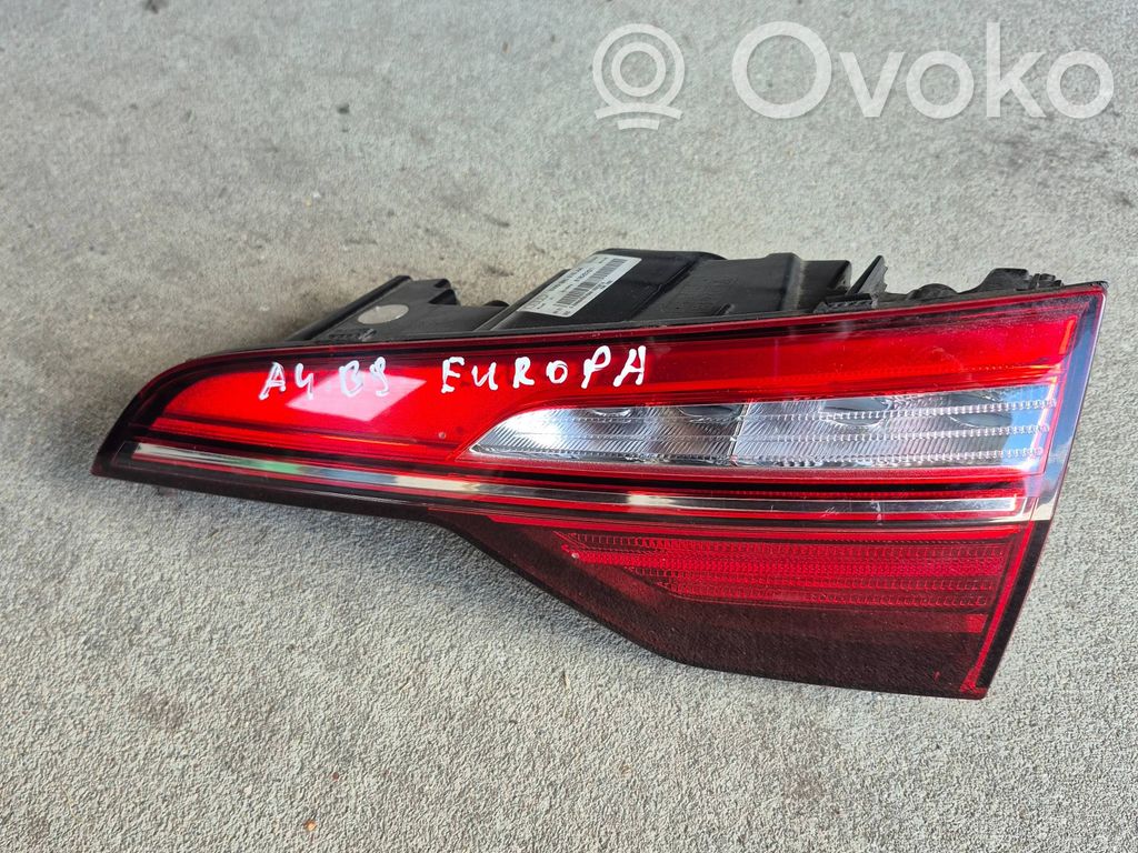 Audi A4 S4 B9 8W Lampă spate în capacul portbagajului 