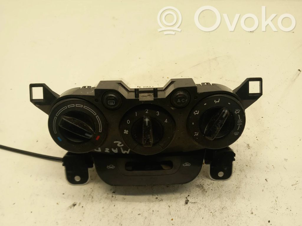 Mazda 2 Climate control unit 