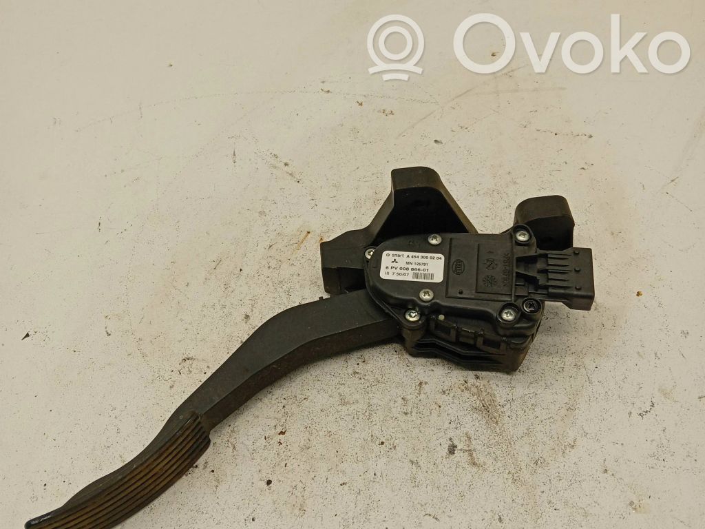 Mitsubishi Colt Accelerator throttle pedal 