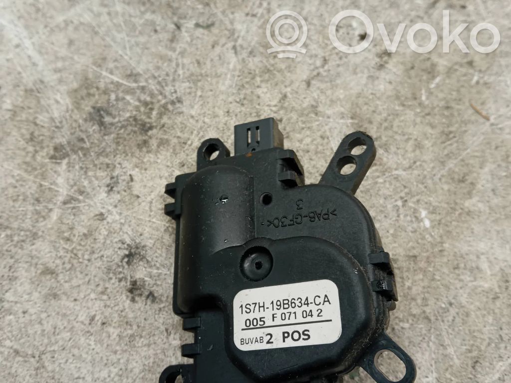 Ford C-MAX I Oro sklendės varikliukas 