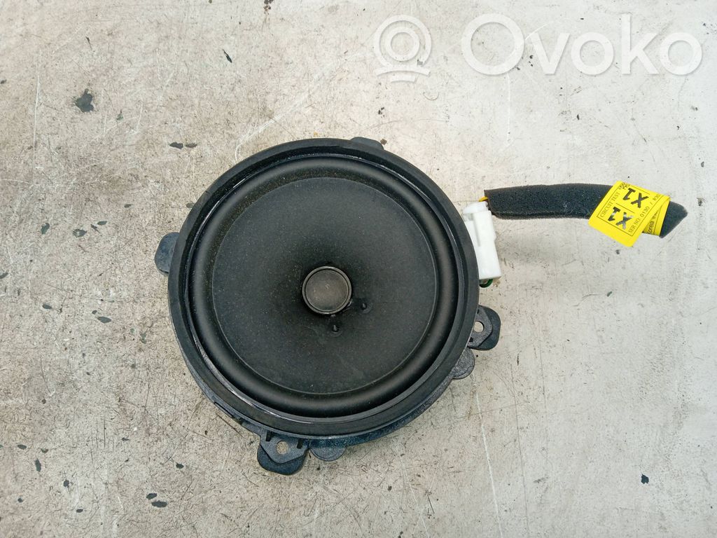 Opel Antara Altavoz de la puerta trasera 