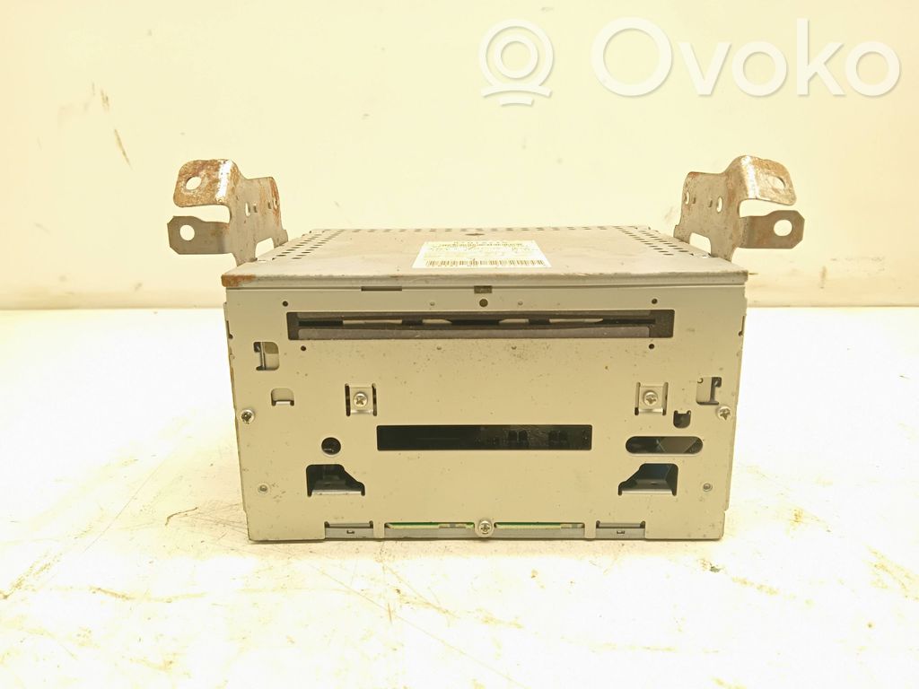 Panel / Radioodtwarzacz CD/DVD/GPS   8701A215,34U197,72075757,DY6MW7U59