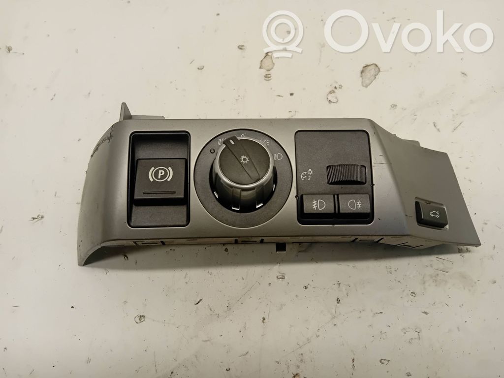 Light switch   6131694199302