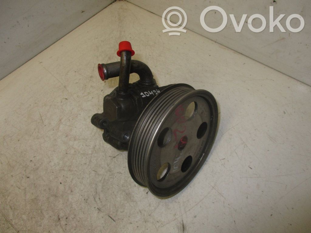 Ohjaustehostimen pumppu   8E0145153H