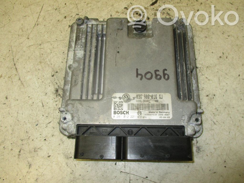 Volkswagen Golf V Engine control unit/module 