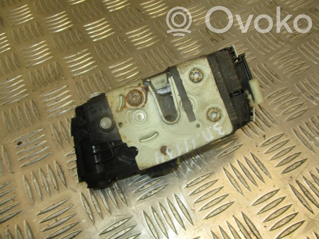 Dodge Caliber Takaoven lukko 