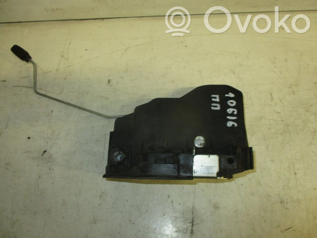 Cerradura de puerta delantera   7167072