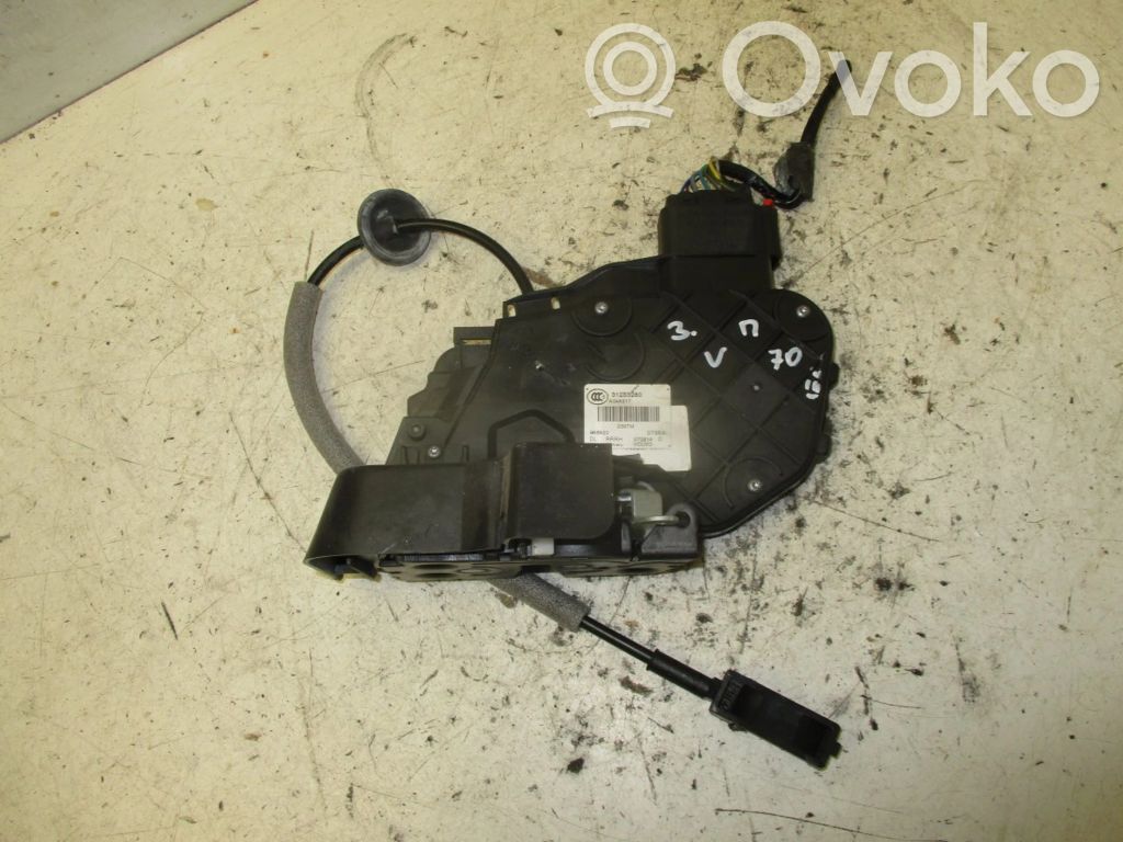 Volvo V70 Aizmugurē slēdzene 