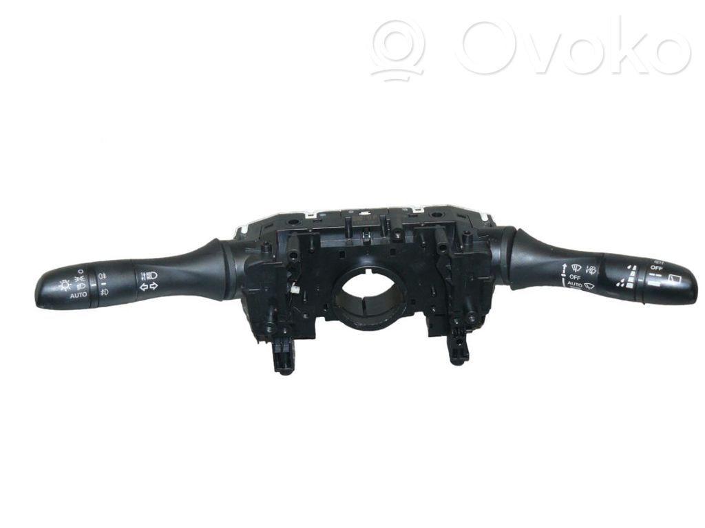 Nissan Qashqai Interruptor/palanca de limpiador de luz de giro 