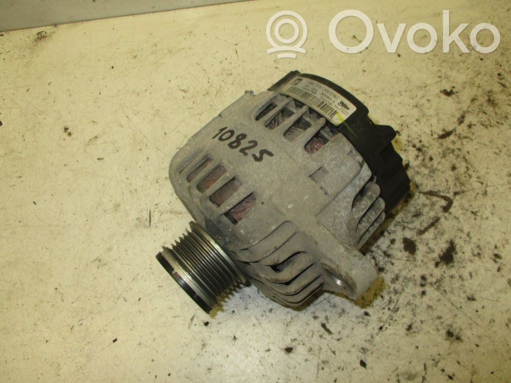 Opel Astra J Alternator 