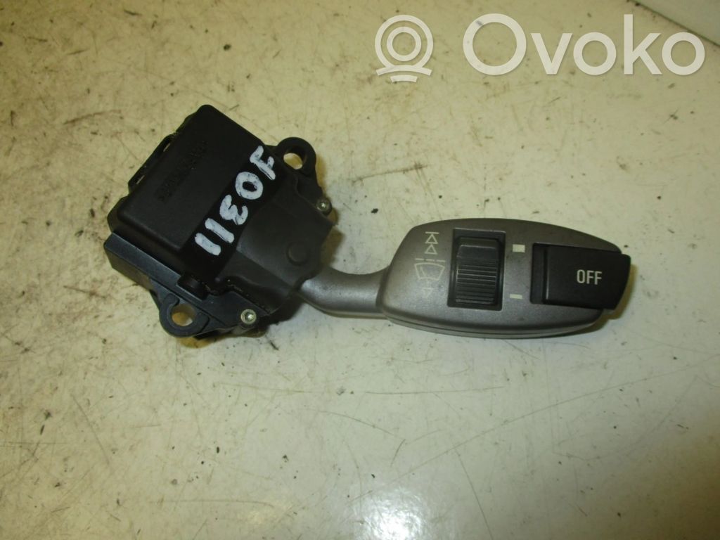 BMW 7 E65 E66 Valytuvų jungtukas 