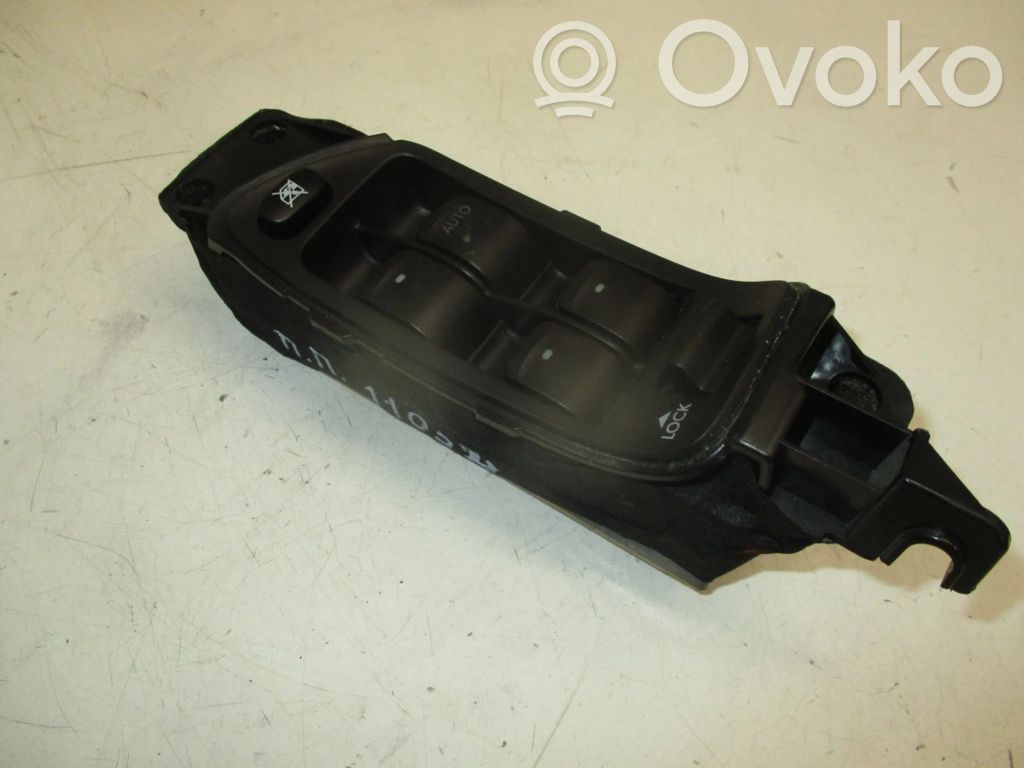 Subaru Legacy Electric window control switch 