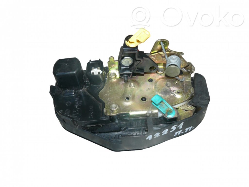 Chrysler 300 - 300C Front door lock 