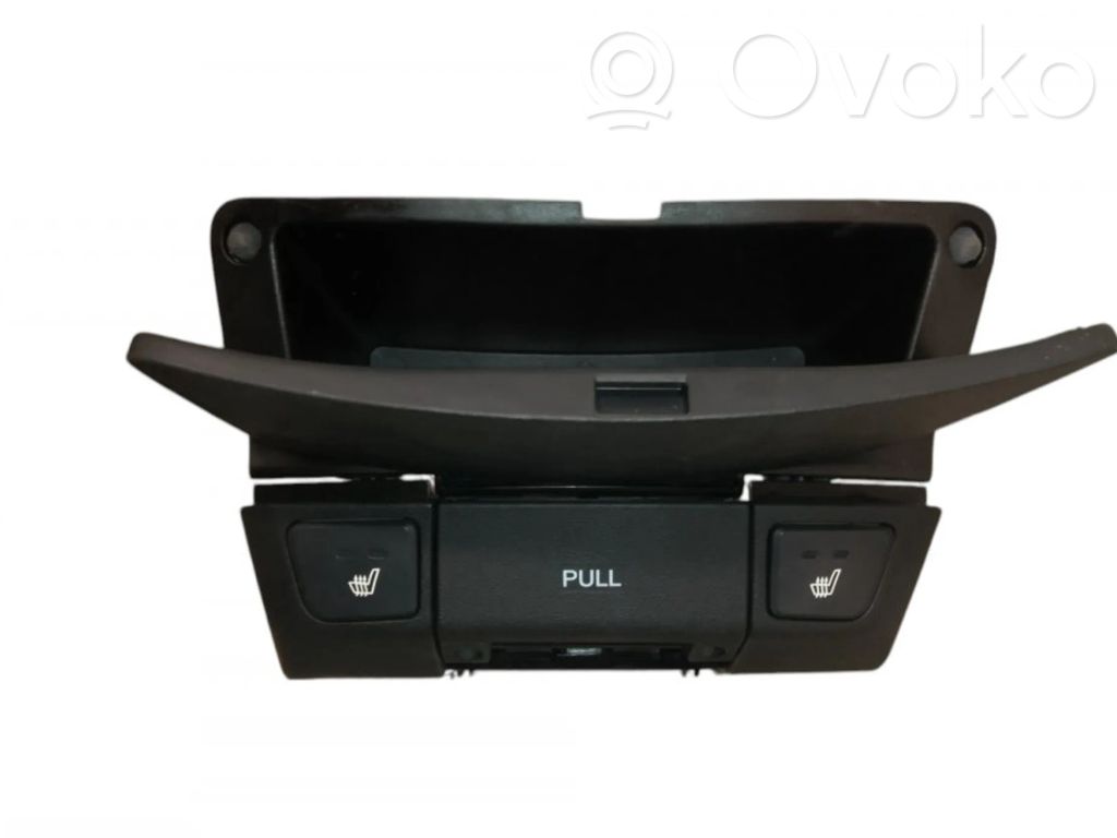 Hyundai i30 Interruptor de calefacción del asiento 