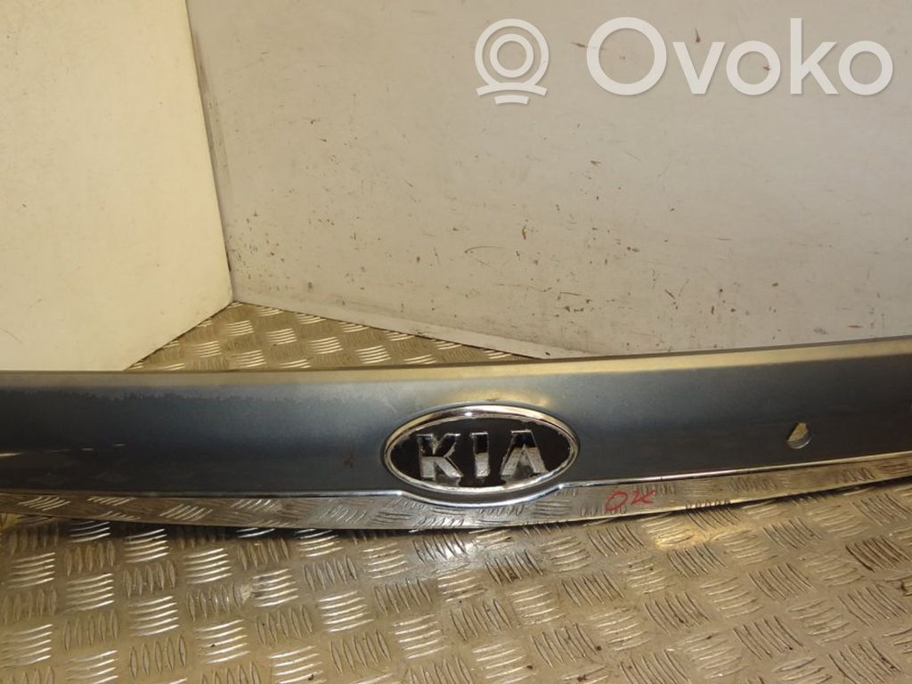 KIA Carnival Apdaila galinio dangčio 