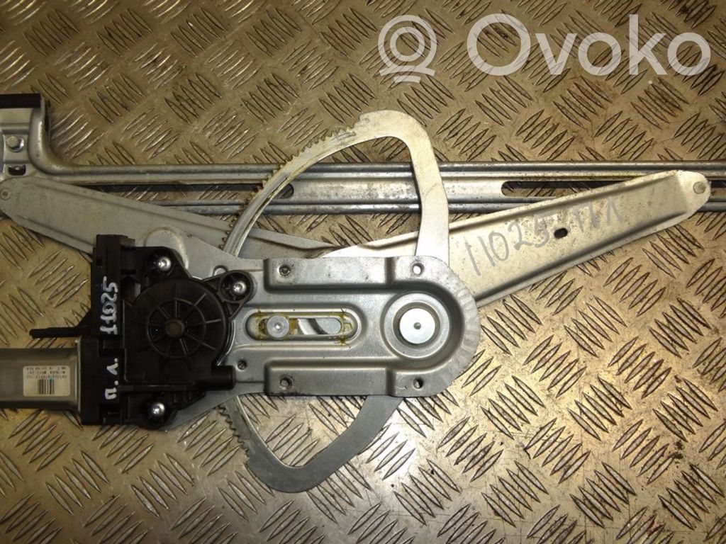 Volvo V70 Front door window regulator with motor 