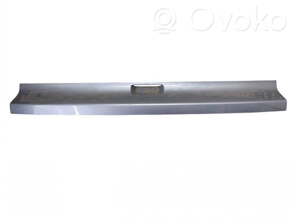 Honda CR-V Tailgate trim 
