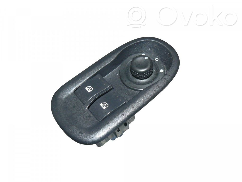 Opel Movano B Electric window control switch 