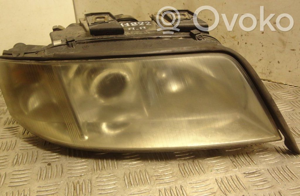 Audi A6 S6 C5 4B Phare frontale 