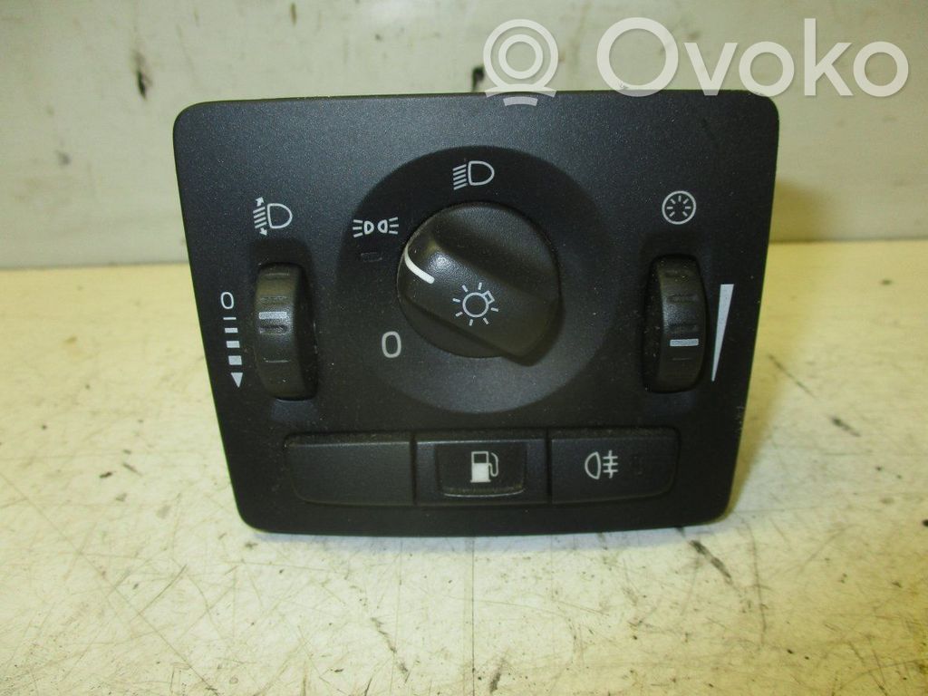 Light switch   30669734