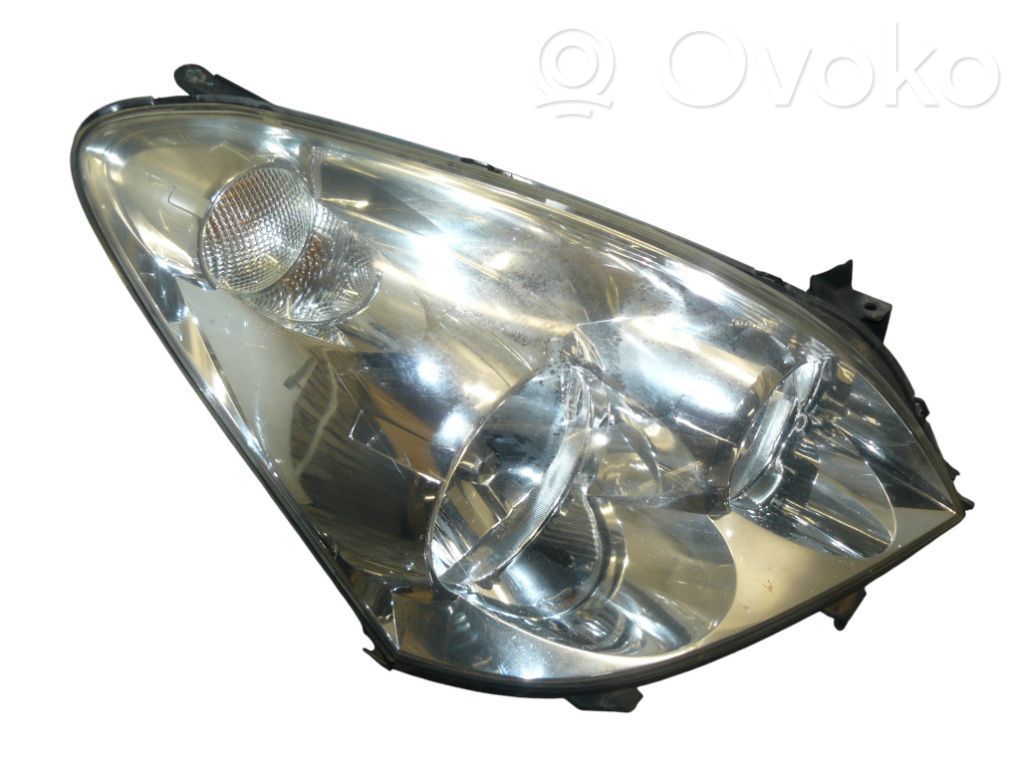 Toyota Corolla Verso E121 Scheinwerfer 