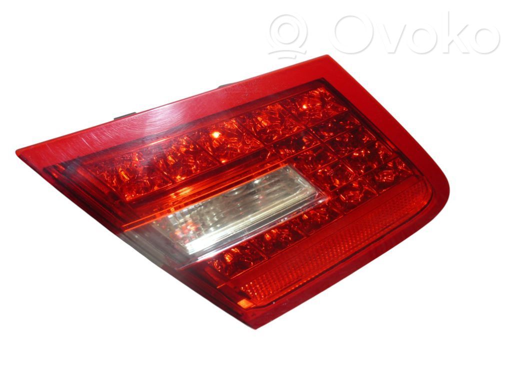 Mercedes-Benz E C207 W207 Luci posteriori del portellone del bagagliaio 