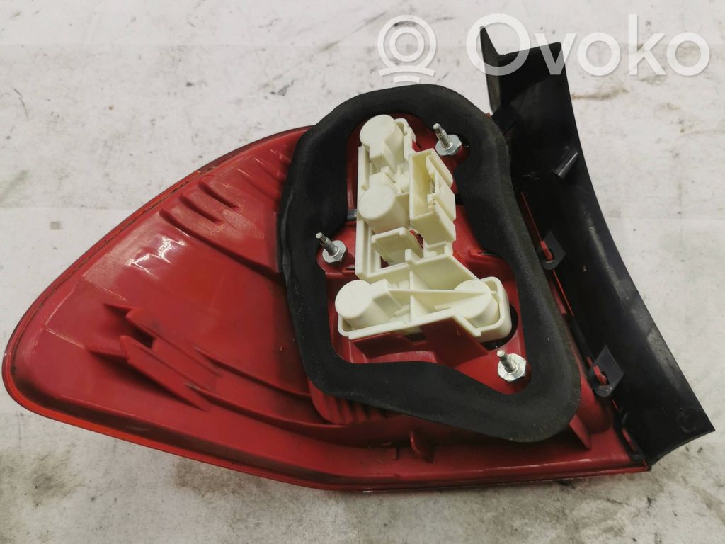 Rear/tail lights   7160062