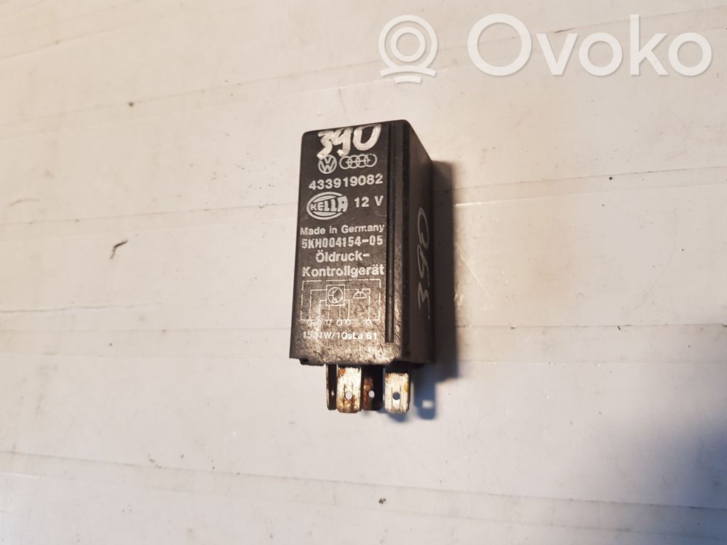 Volkswagen PASSAT B5.5 Other relay 