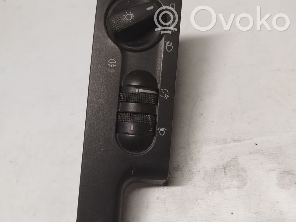 Volkswagen PASSAT B4 Interruptor de luz 