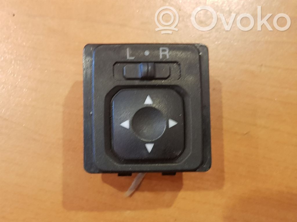 Mitsubishi Space Wagon Wing mirror switch 