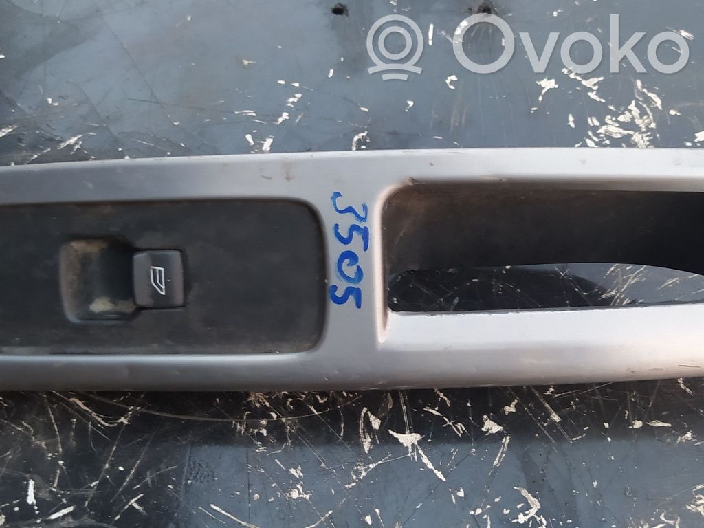 Electric window control switch   8679669