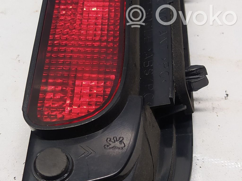Peugeot Partner Third/center stoplight 