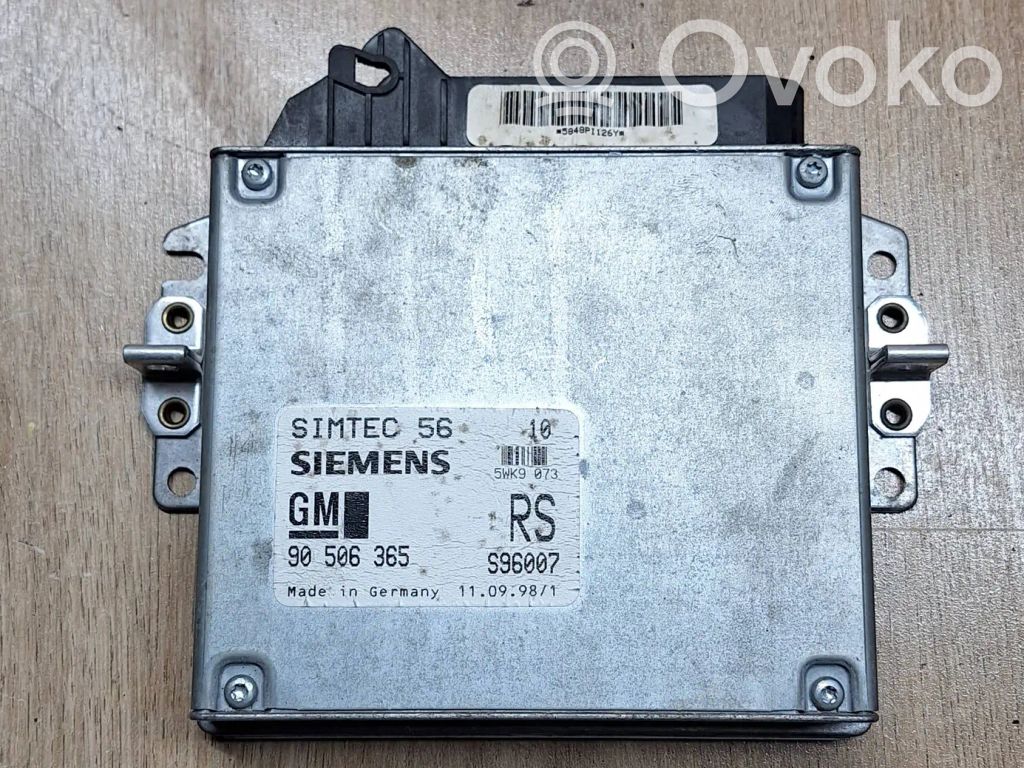 Opel Astra J Unidad de control/módulo del motor 