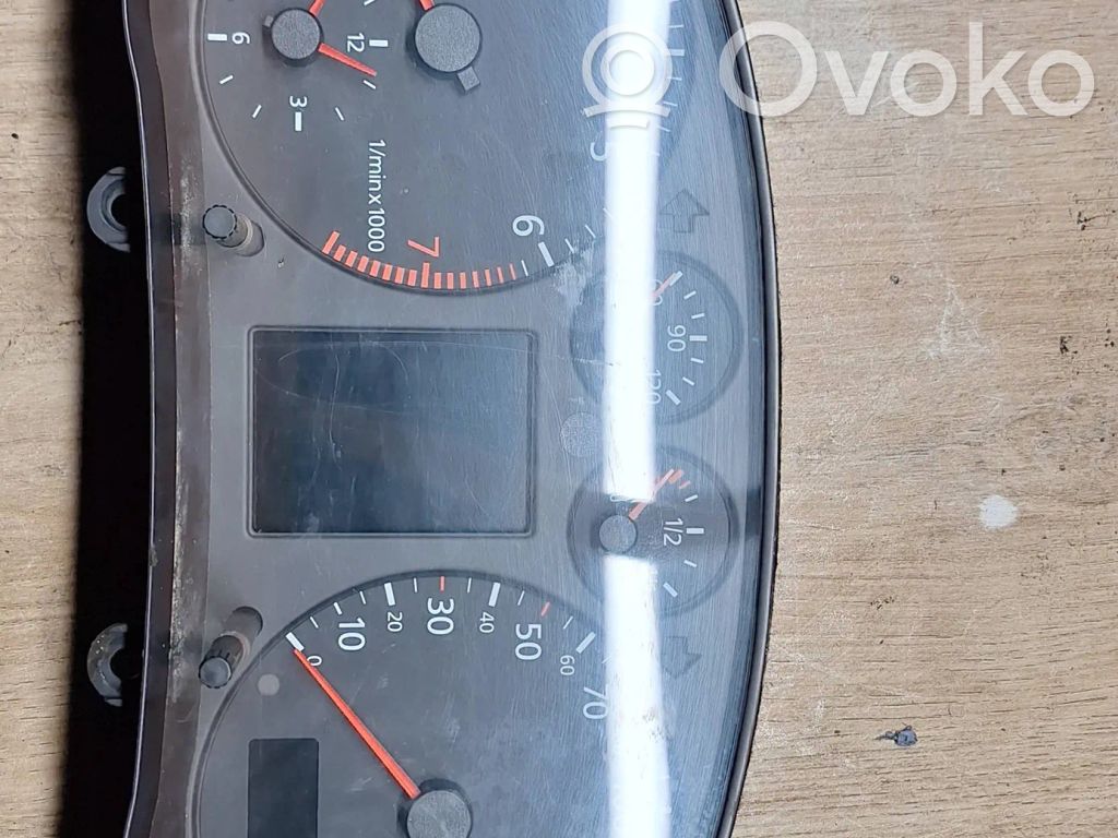 Audi A6 S6 C5 4B Licznik / Prędkościomierz 