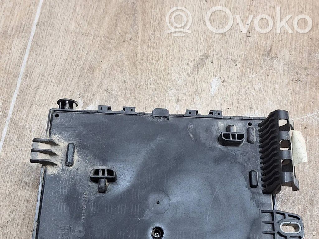 Opel Vectra C Fuse module 