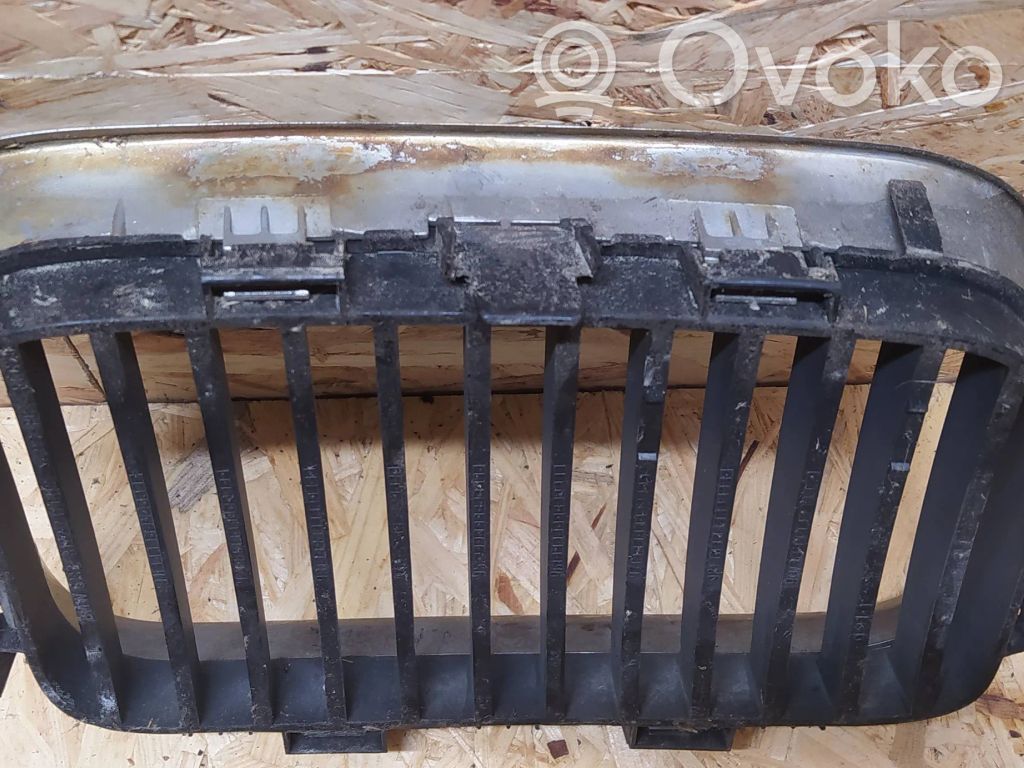 BMW 3 E36 Front bumper lower grill 