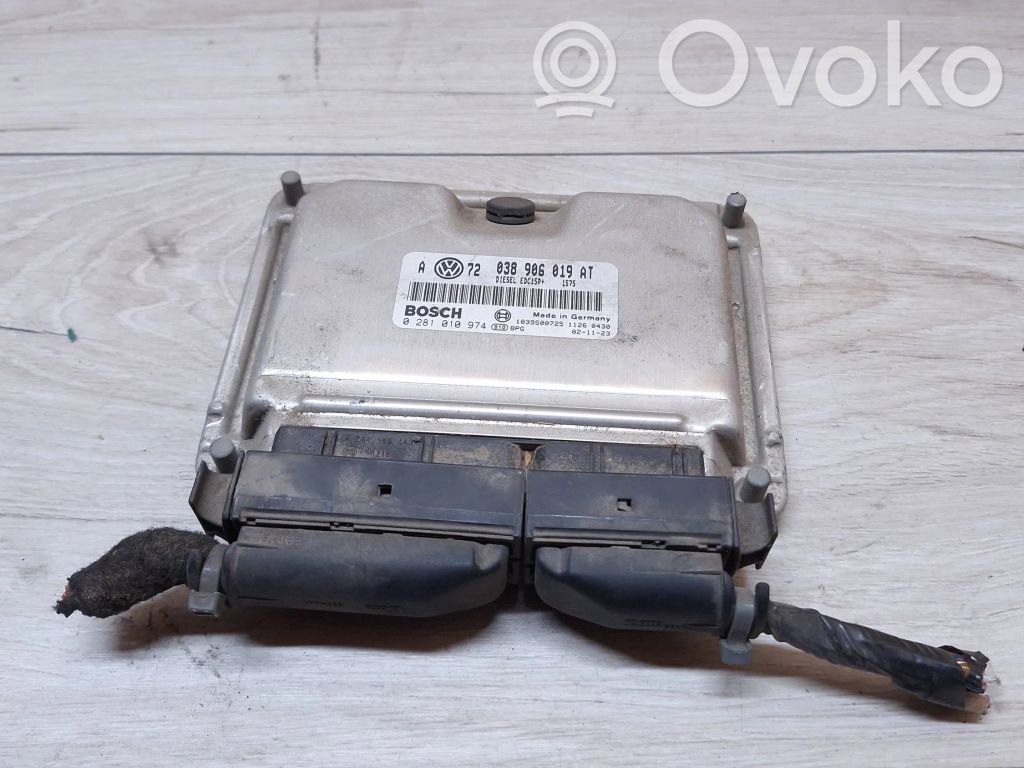 Volkswagen PASSAT B5.5 Engine control unit/module 