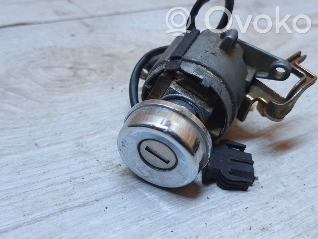 Audi 80 90 S2 B4 Tailgate exterior lock 